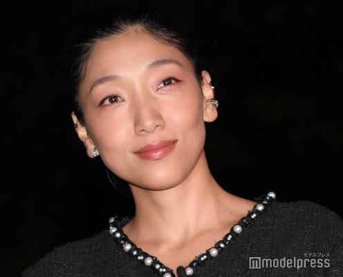 安藤サクラ、美ウエストちら見せ シックなモノトーンコーデ披露【CHANEL AND CINEMA - TOKYO LIGHTS】