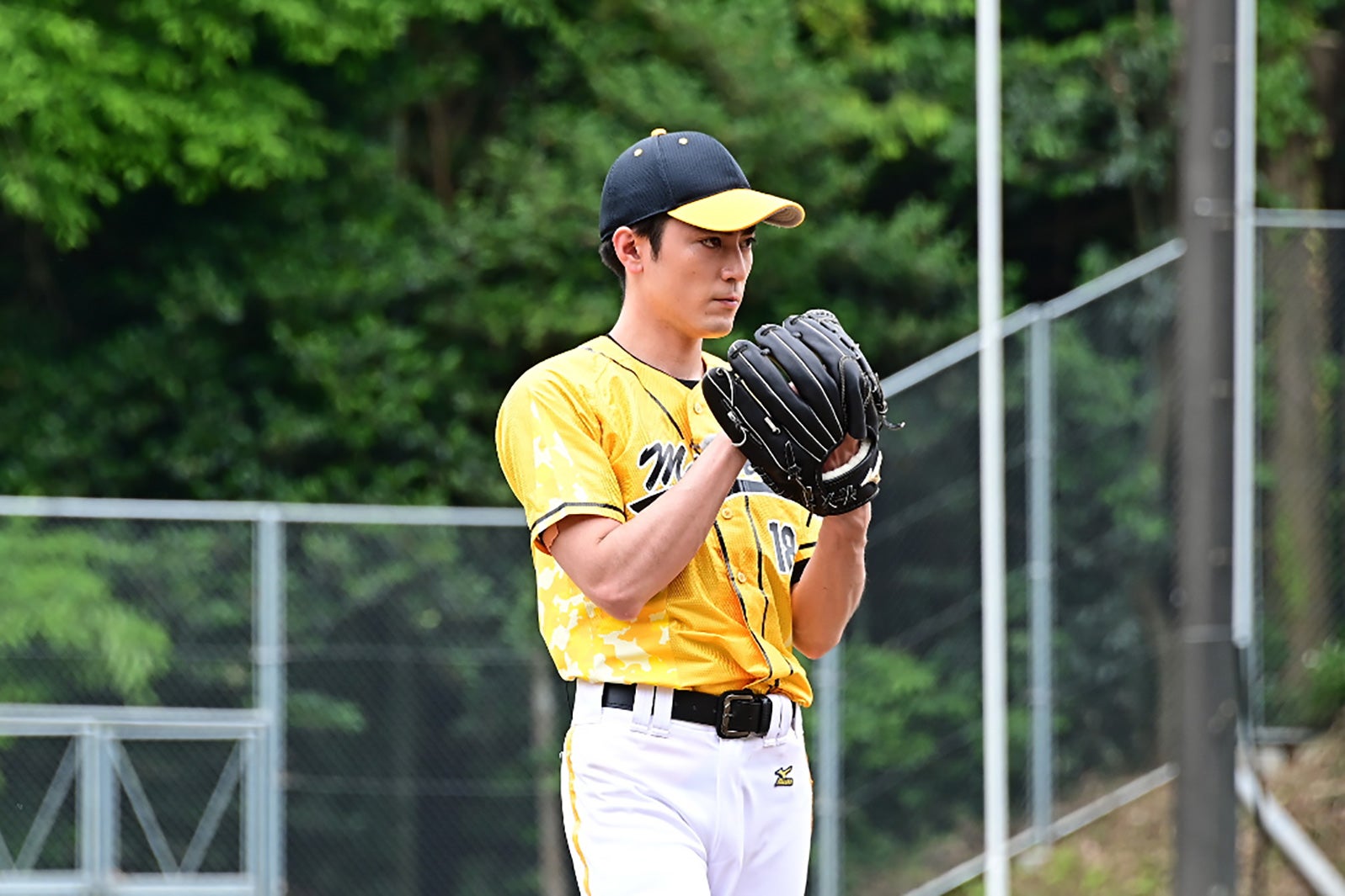 “俳優最速”間宮祥太朗、本気ピッチングで元巨人軍ら一流バッターとガチ対決