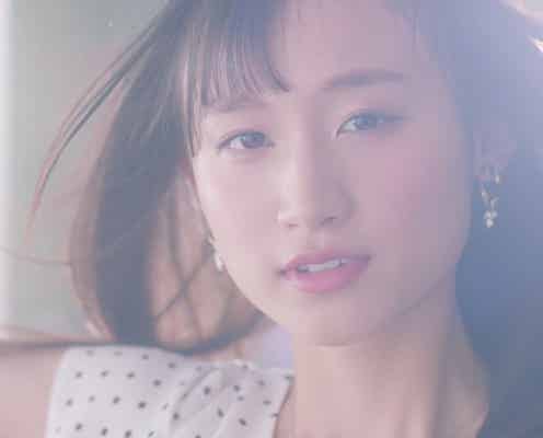 CMで“逆壁ドン”する美女は誰?かわいすぎるウィンクに降参