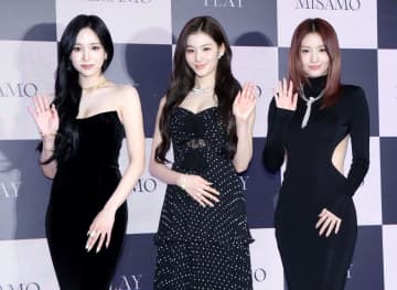 MISAMO 攻めすぎ布面積！オフショルダーに美背中ざっくり まばゆい肌にドキドキ…！