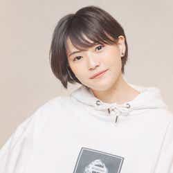 モデルプレス - SNSで話題沸騰の女子高生シンガー・三阪咲が注目株「全国高校サッカー」史上最年少で応援歌を担当【注目の人物】