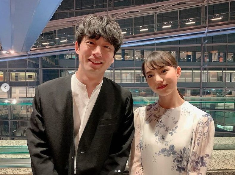 清原果耶「おかえりモネ」坂口健太郎と仲良く寄り添う“菅モネ”2ショット公開「新年早々幸せすぎ」「尊い」とファン歓喜