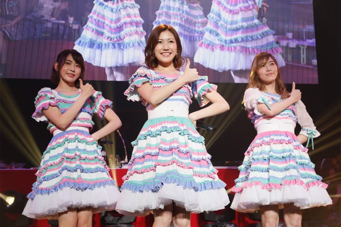 宮脇咲良&渡辺麻友&松井珠理奈(C)AKS