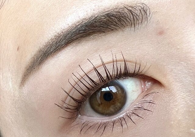 眉メイク　色選び　秋冬　40代