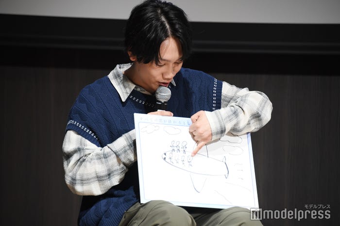 なにわ男子のデビュー日にプラチナのジェットに乗った藤原丈一郎「藤原さんはこれ」(C)モデルプレス