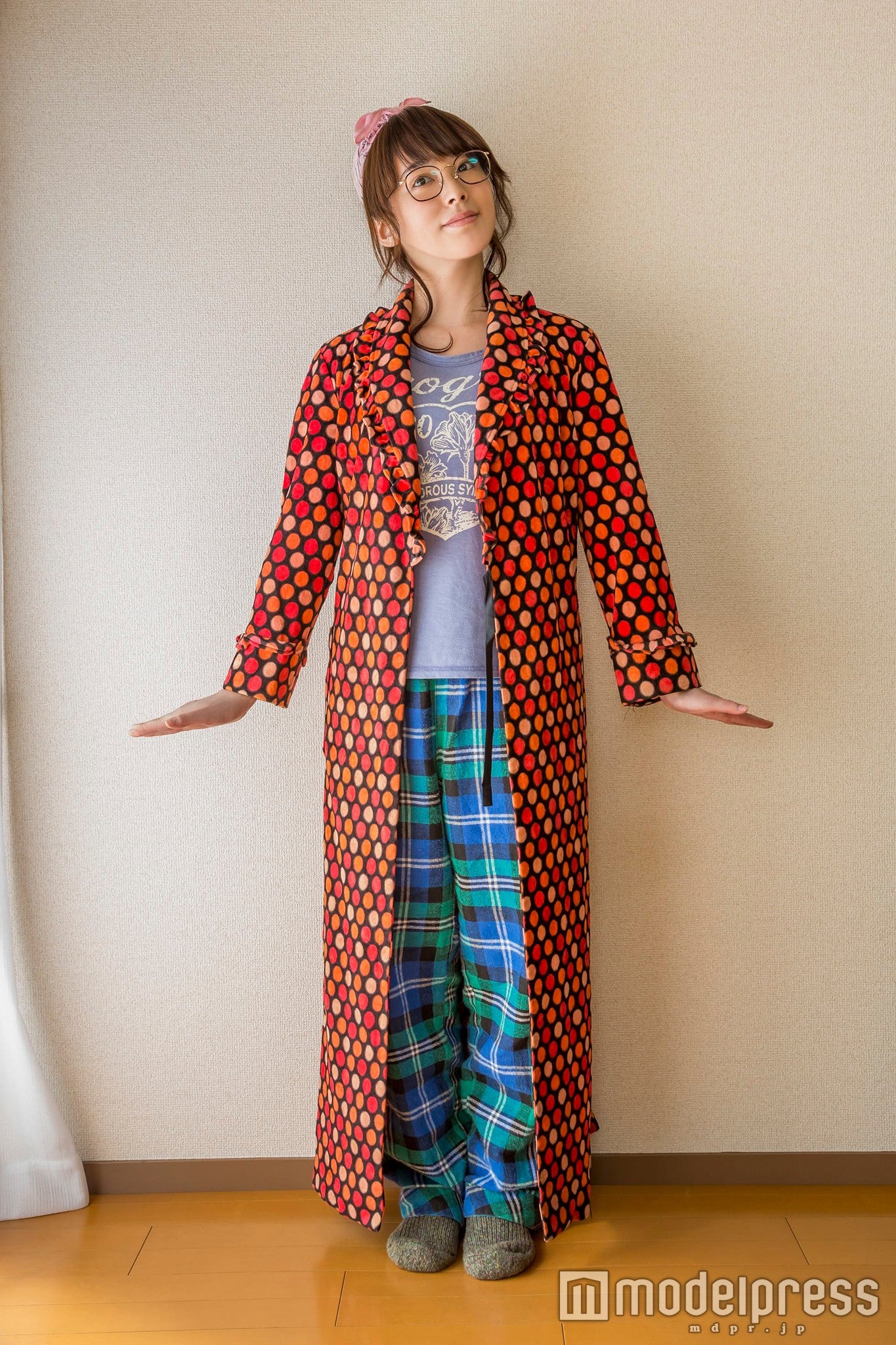 柄on柄の部屋着（C）峰なゆか／ドラマ「女くどき飯 Season2」製作委員会・MBS