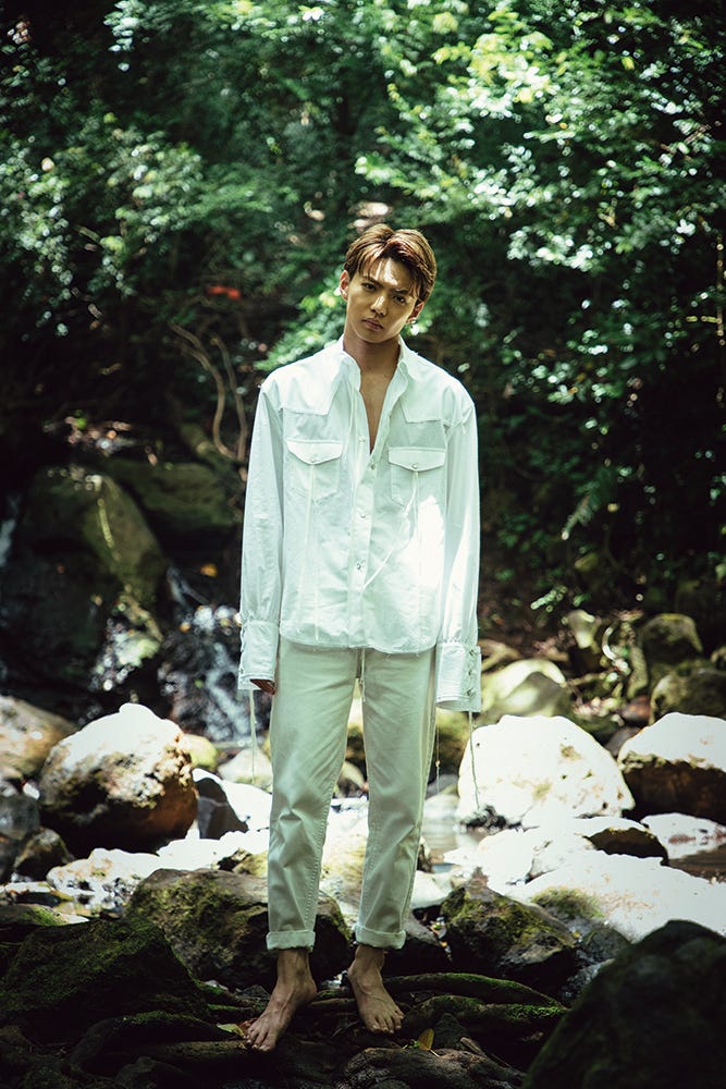 佐藤大樹ファースト写真集「STEP BY STEP」より(提供写真)