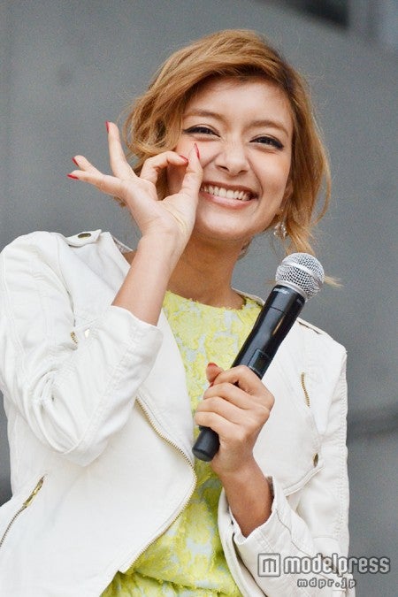 ローラ、父の国際手配騒動後初の「いいとも」出演