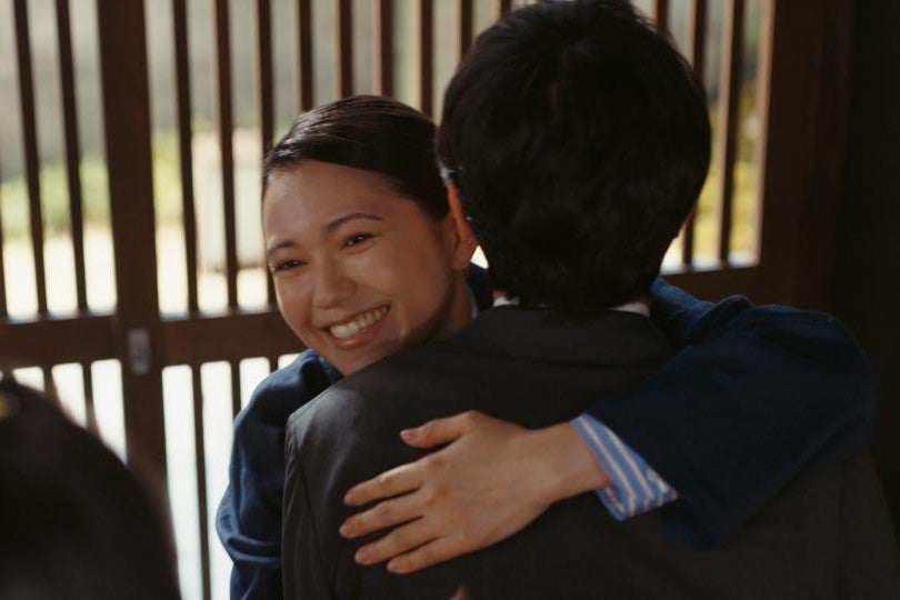 「VIVANT」「VIVANT」乃木（堺雅人）＆薫（二階堂ふみ）がキス 前シーズンとの比較に「変化が見える」「可愛いで溢れてる」の声【ネタバレあり】