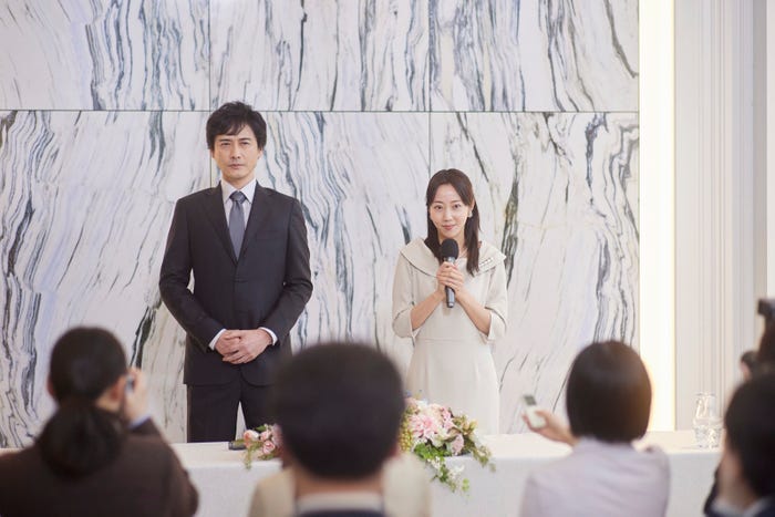 中村俊介、木南晴夏「今夜、秘密のキッチンで」第1話(C)フジテレビ