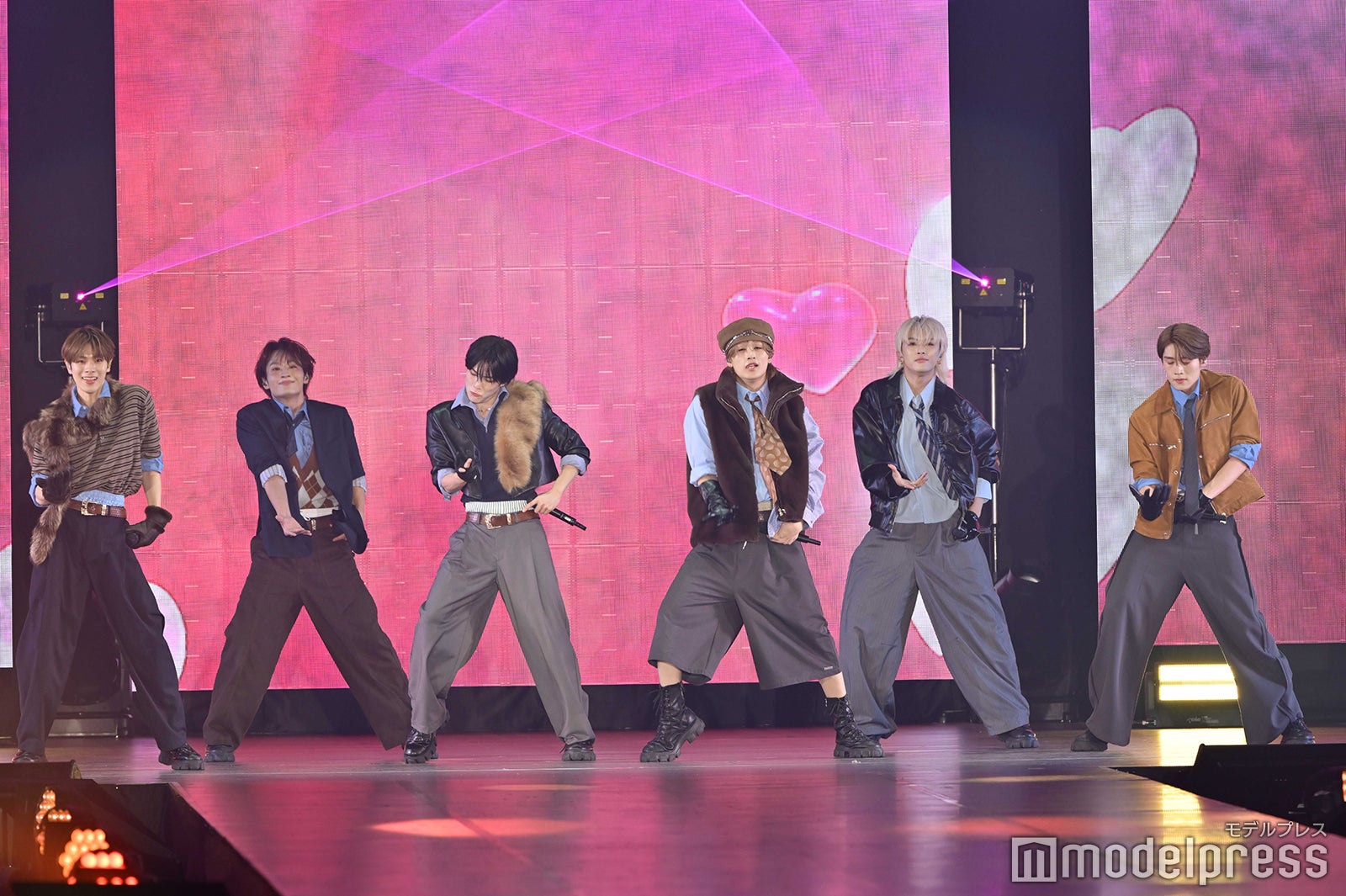 （C）モデルプレス