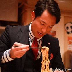 前川泰之扮するモテ男、中村嶺亜に激辛料理で「モテカラドウ」を伝授