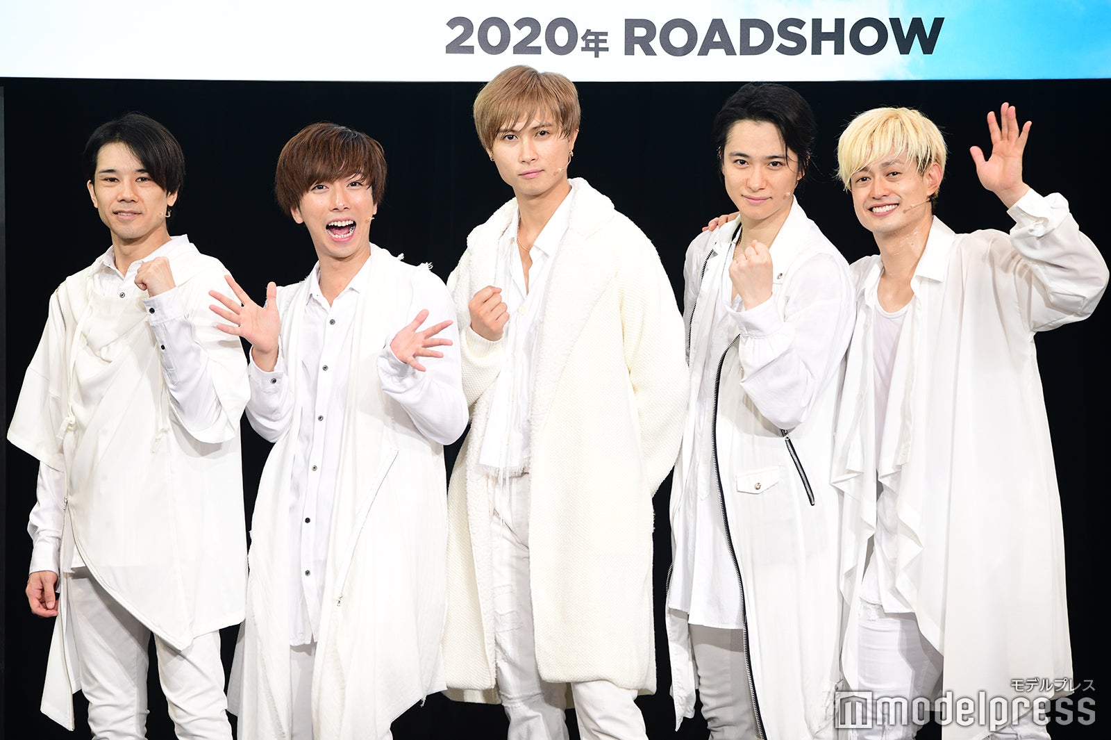 A.B.C-Z、映画初主演をサプライズ発表「おっさんずラブ」徳尾浩司氏が脚本手掛ける＜オレたち応援屋!!＞