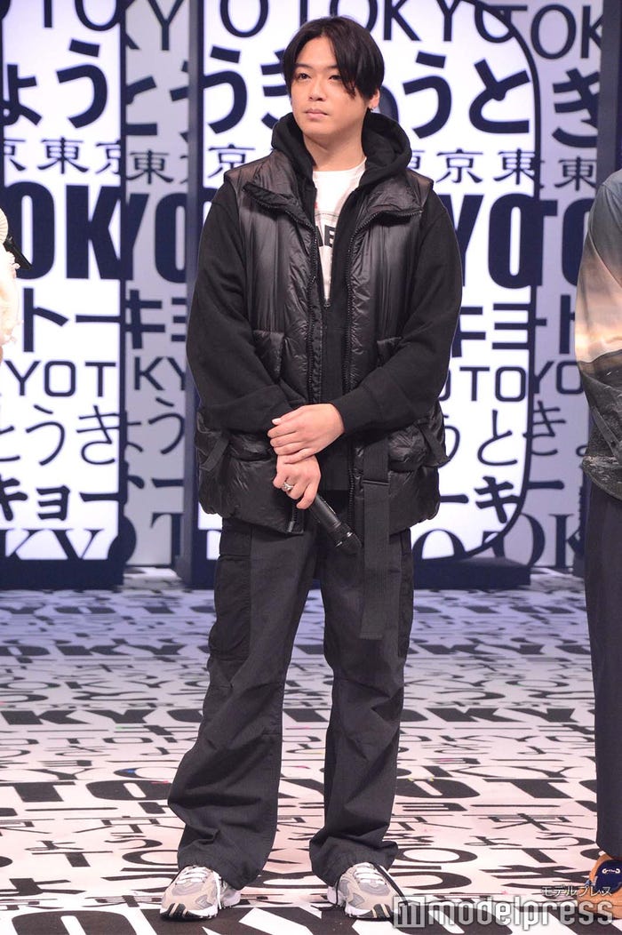 1人5役から8役に挑戦した高木雄也(C)モデルプレス