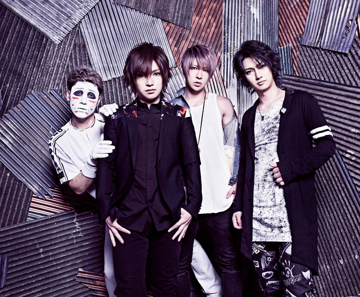 ゴールデンボンバー（提供写真）