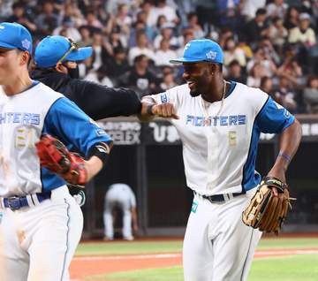 日本ハム・新庄監督「久々に降りてきた」モイネロ対策の今川、カストロ起用が的中 わずか3安打で競り勝つ