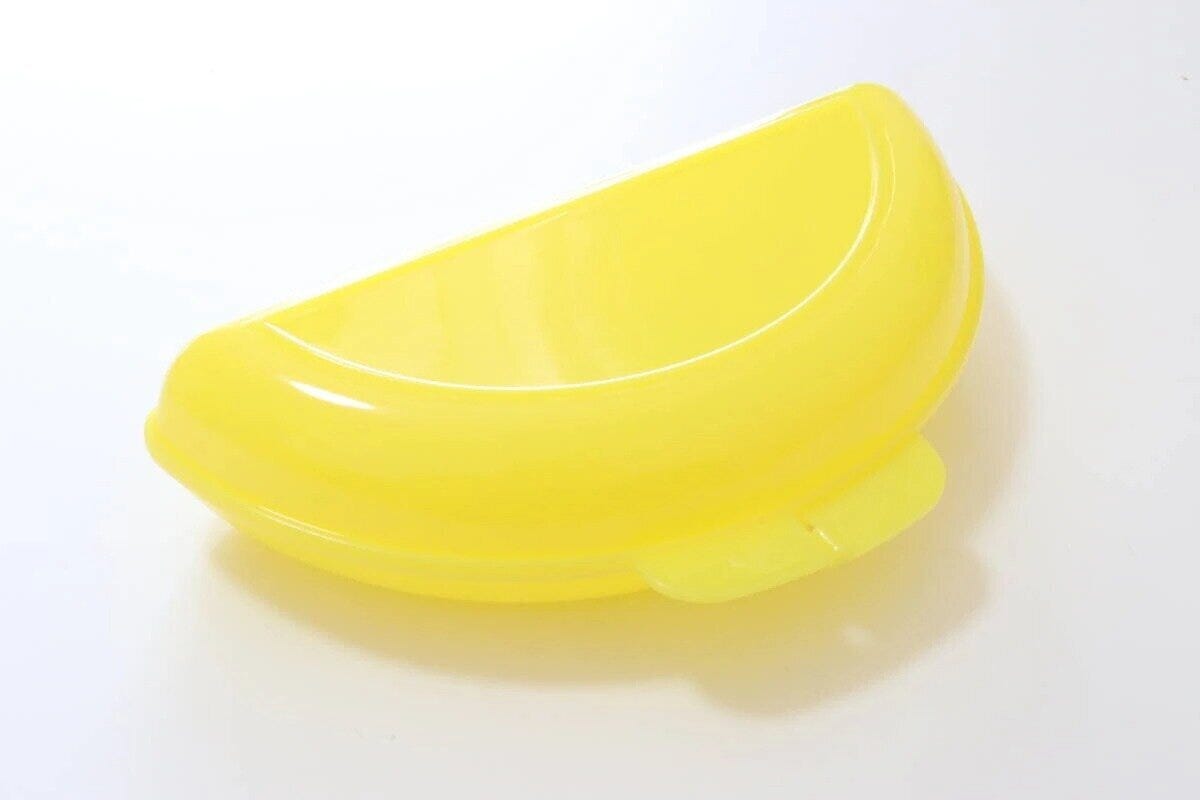 ダイソーの黄色いレンジで簡単オムレツ調理器を閉じた状態 ダイソーの黄色いレンジで簡単オムレツ調理器を閉じた状態
