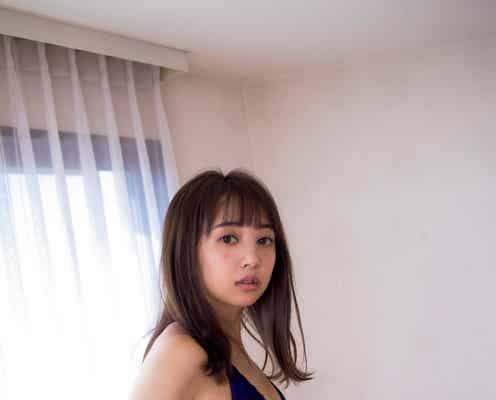 小宮有紗、デート仕立てで水着姿披露