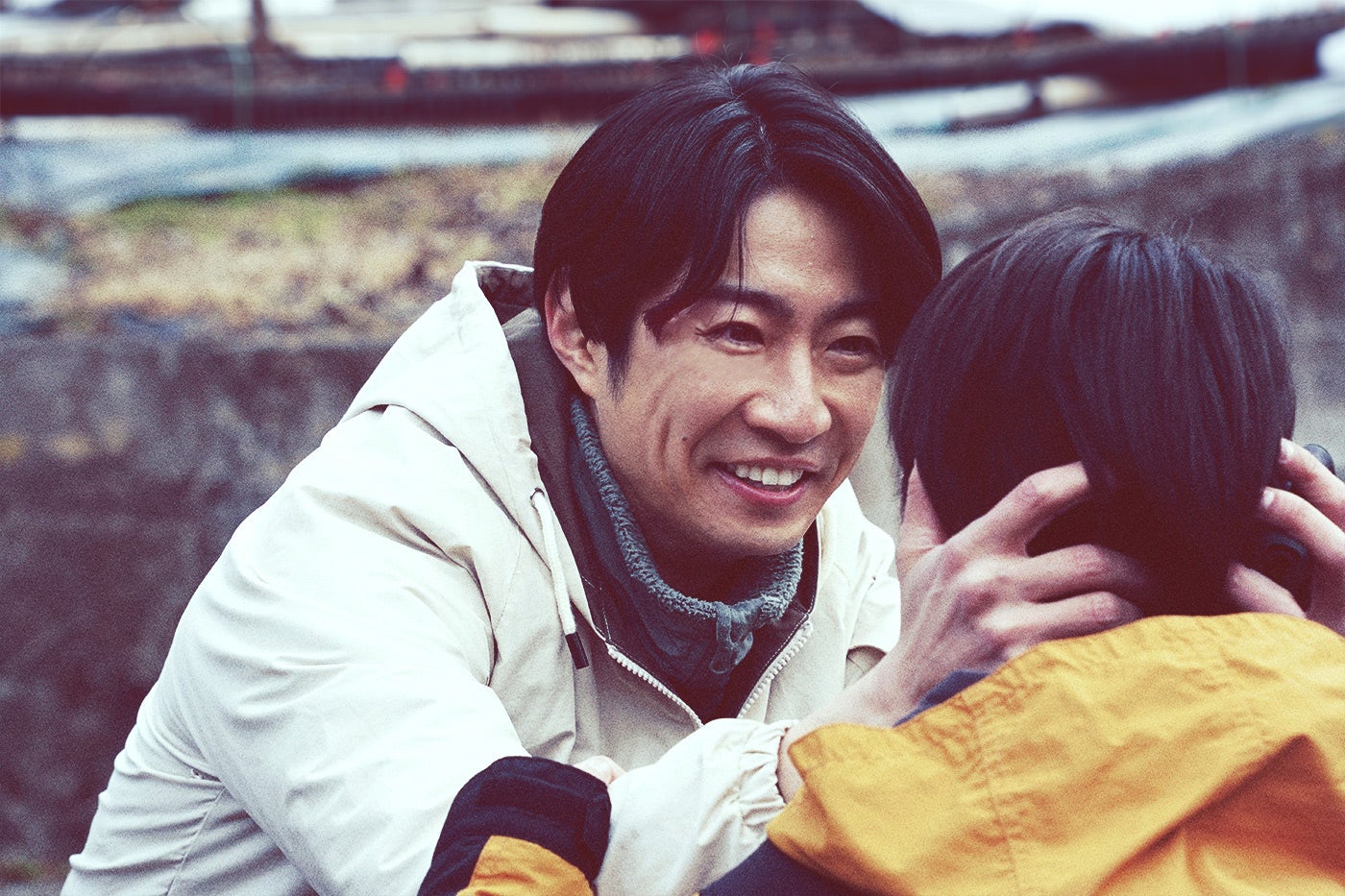 嵐・相葉雅紀“息子”ジャニーズJr.上原剣心を想う優しい表情「“それ”がいる森」場面写真初解禁
