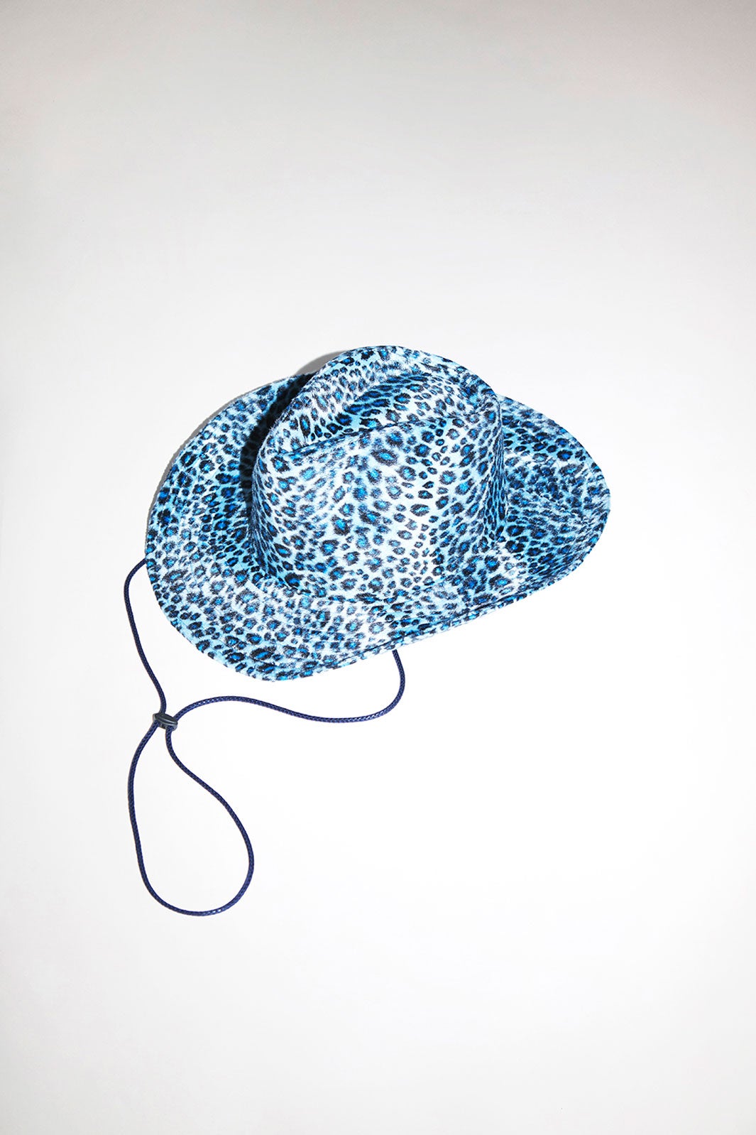 アパレルブランド「RE.」より（C）Amuse