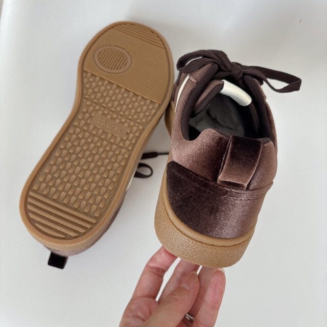 スニーカーの足をいれる部分もクッションがはいっている