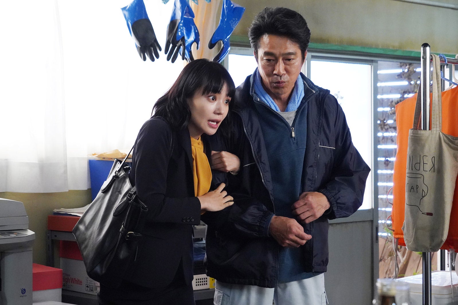 奈緒、堤真一「ファーストペンギン！」第6話より（C）日本テレビ