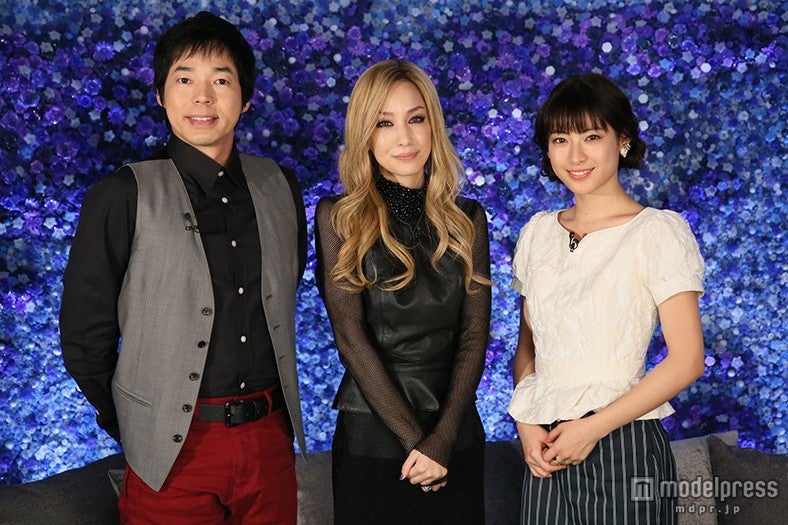 （写真左から）MCの今田耕司、中島美嘉、瀧本美織