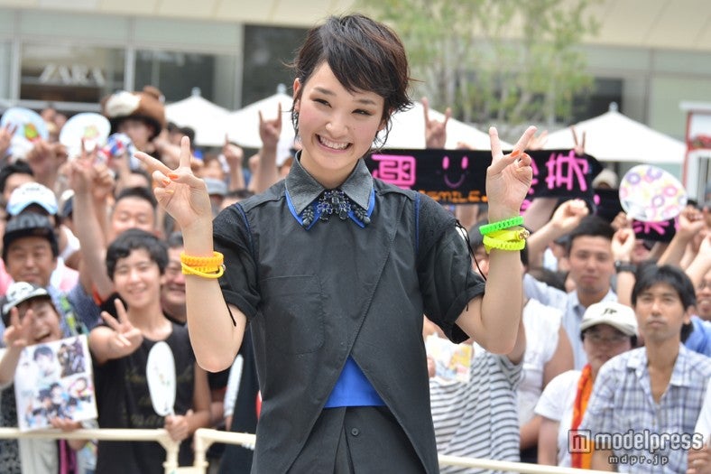 歌手デビューシングル発売イベントには約1万人の“剛力ファミリー”を集めた