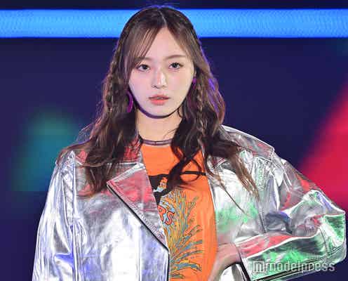 乃木坂46梅澤美波、ミニスカ×厚底サンダルで美脚披露【GirlsAward 2024 S/S】