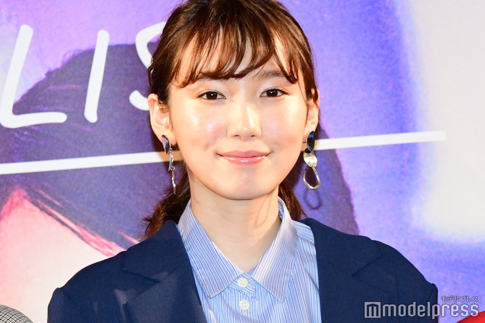 飯豊まりえ、“両足捻挫”した撮影明かす「すごく殺伐とした」＜CAST：＞