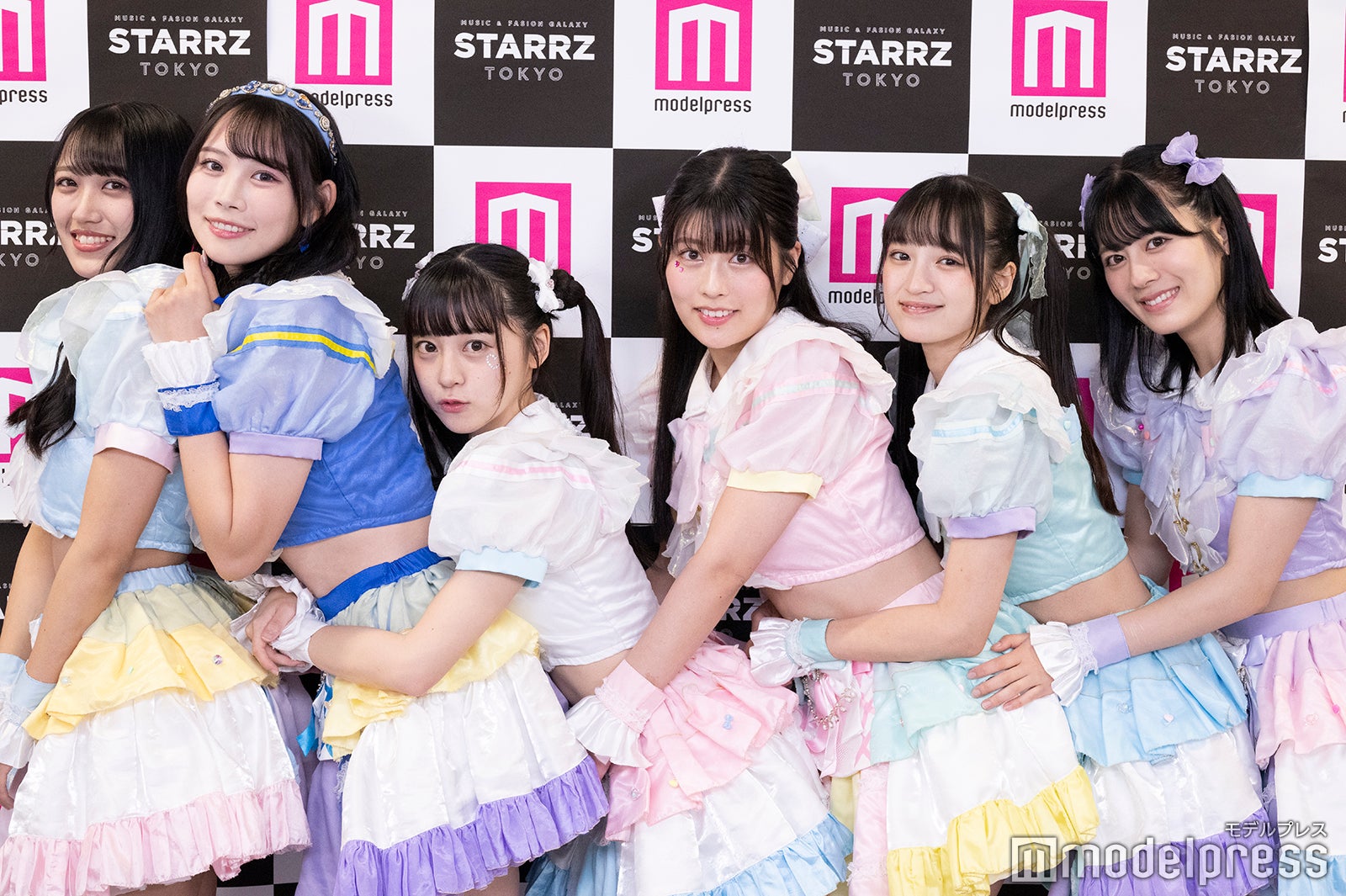 あまいものつめあわせ／（左から）西緒りり、篠見星奈、中川心、ちとせよしの、高橋桃子、三葉ゆあ（C）モデルプレス