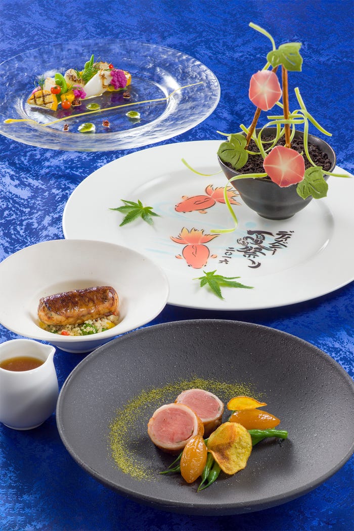 「エンパイア・グリル」エンパイアディナー(C)Disney