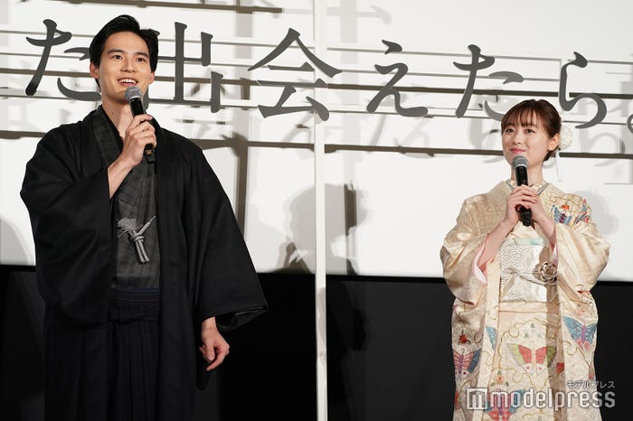 水上恒司&福原遥(C)モデルプレス