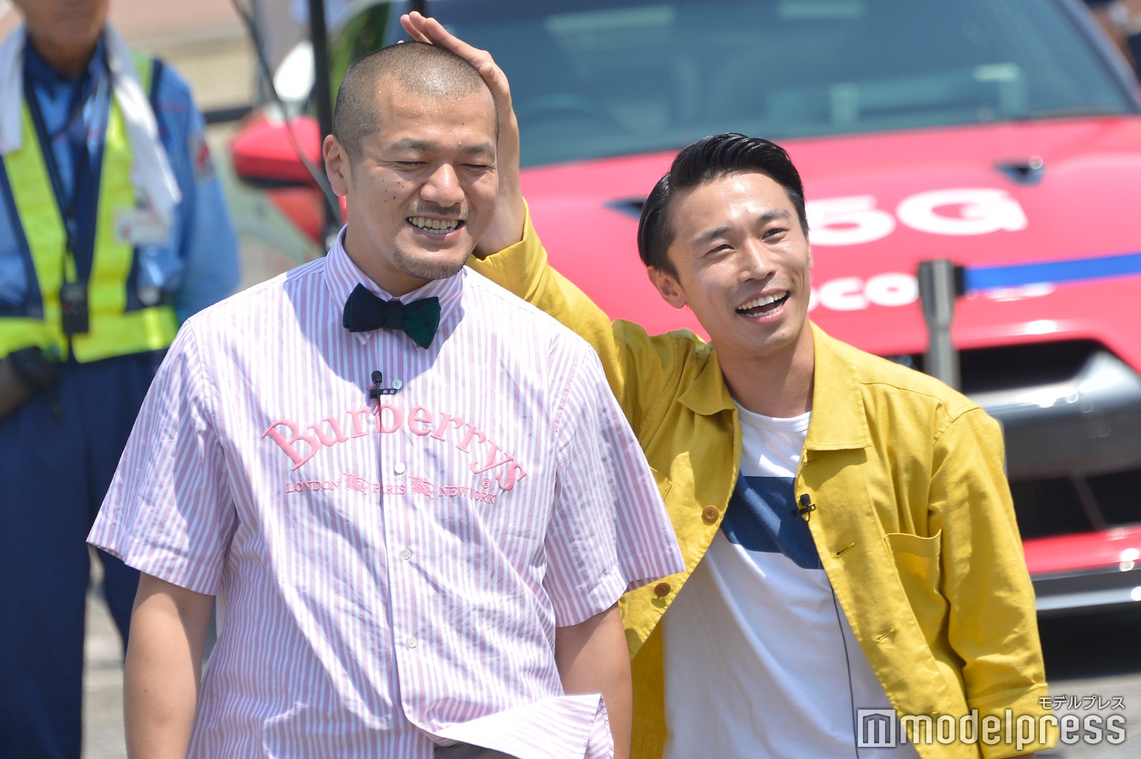 カミナリが登場 （C）モデルプレス