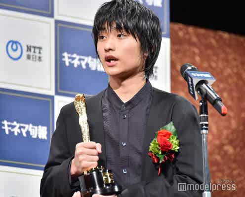 奥平大兼、デビュー作で新人男優賞 撮影時の実母への反抗期明かす「親孝行できた」<第94回キネマ旬報ベスト・テン>