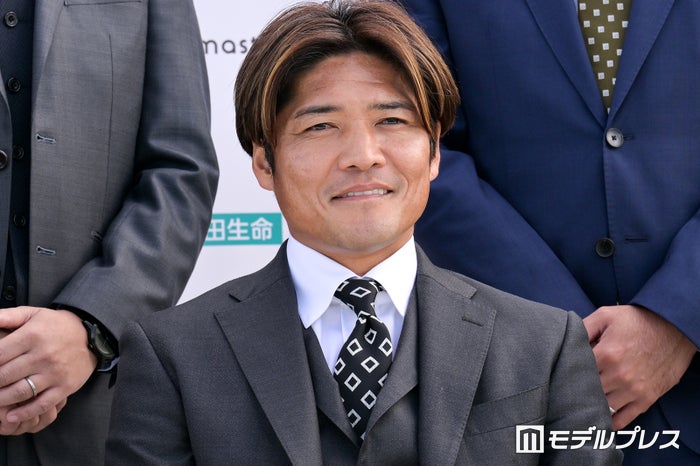 サッカー元日本代表・大久保嘉人、家族でスペイン移住を報告 直筆文書＆家族ショットも公開
