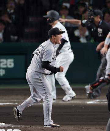 巨人・則本 6回2安打無失点で降板 甲子園での阪神戦で無失点を継続