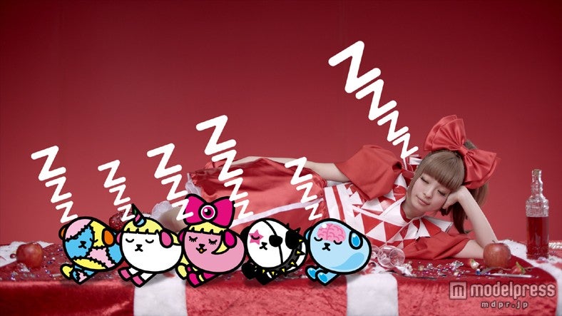 きゃりーぱみゅぱみゅ 等身大 パネル ポスター 画像5/9) きゃりー、人気キャラとの再コラボ実現 - モデルプレス