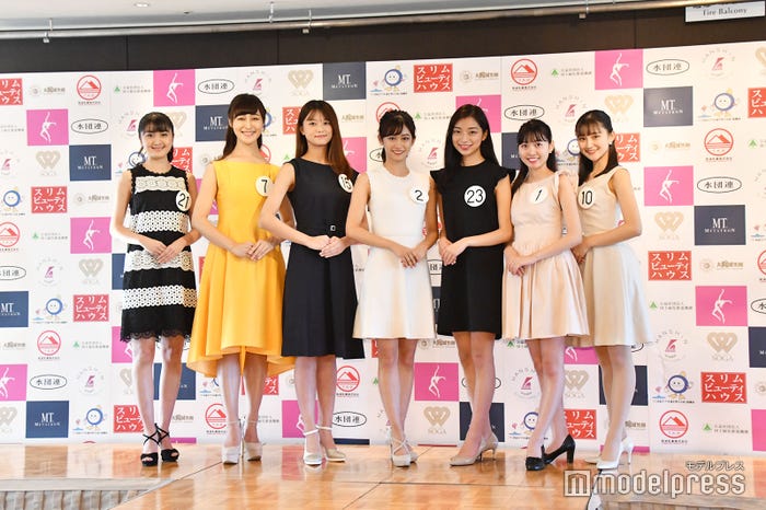 (左から)飯村さやかさん、林彩佳さん、吉田さくらさん、嶺百花さん、森内麻理衣さん、日達舞さん、加藤早和子さん(C)モデルプレス