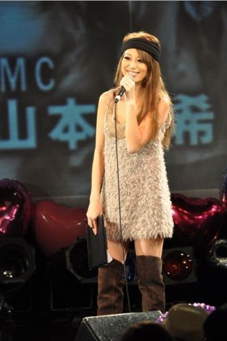 山本優希、ファンキーでクールなマタニティヌードを初公開