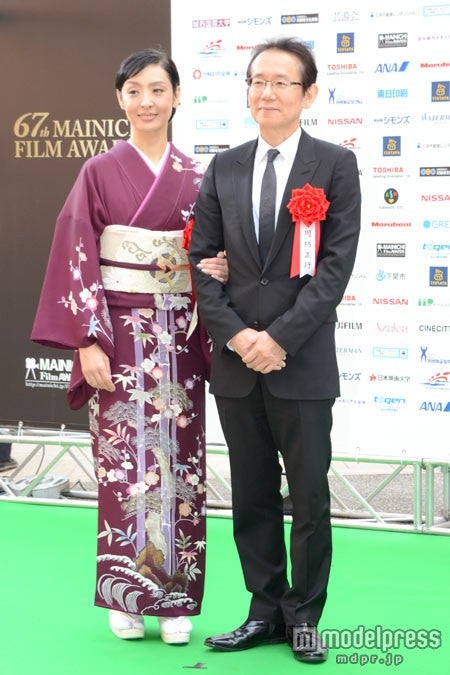 夫妻でグリーンカーペットに登場した草刈民代、周防正行監督