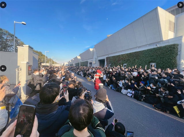 えなこ、コミケで”えなこロード”を形成「新たな伝説の1ページ」「神レイヤーすぎる」