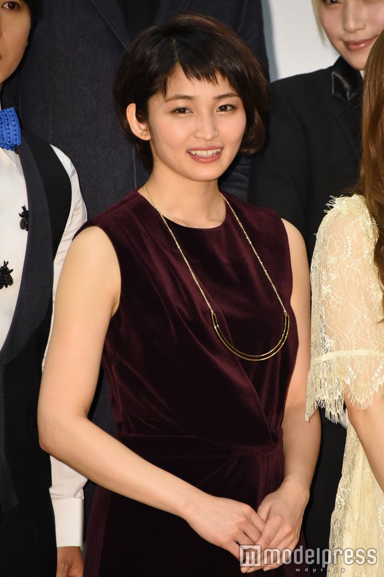 岡本玲 スキャンダルゼロ”岡本玲、恋愛観を赤裸々告白「男の人が怖くなっちゃって」 - モデルプレス