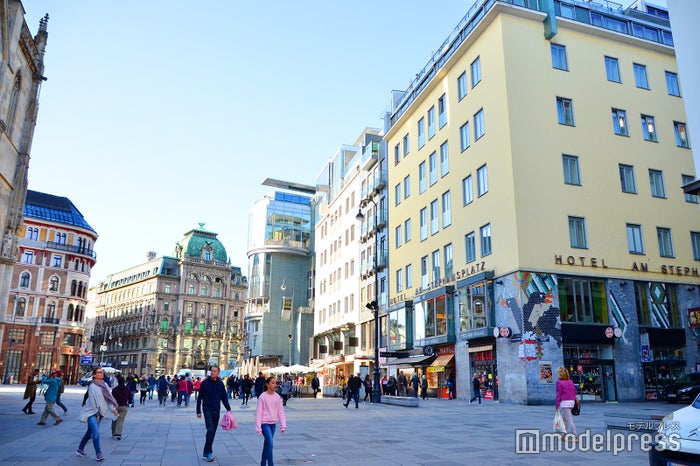 シュテファン大聖堂前の市街地（C）ビューティーガール