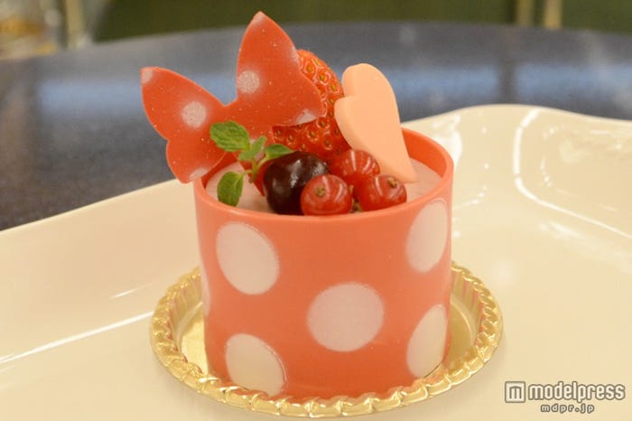 スペシャルケーキ「ストロベリーとピスタチオのムース」/スウィート&テイスティ・デイズ