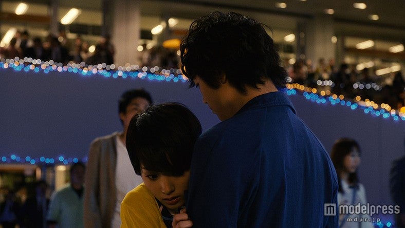 剛力彩芽、斎藤工に“胸ドン”でドキドキの出会い