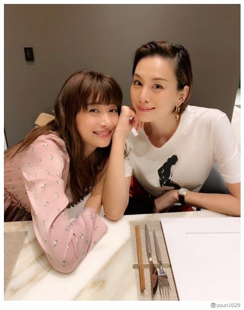 米倉涼子 ヨンア ニヤニヤしちゃう 2ショットに 美が溢れてる の声 モデルプレス