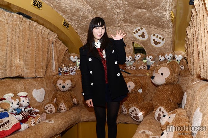 ダッフィーバス車内/モデル:矢内美麻理