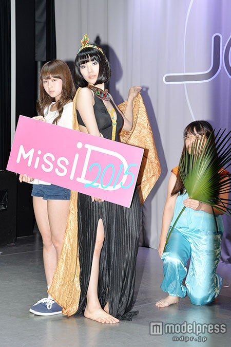 金子理江さん（左）と水野しずさん（右）