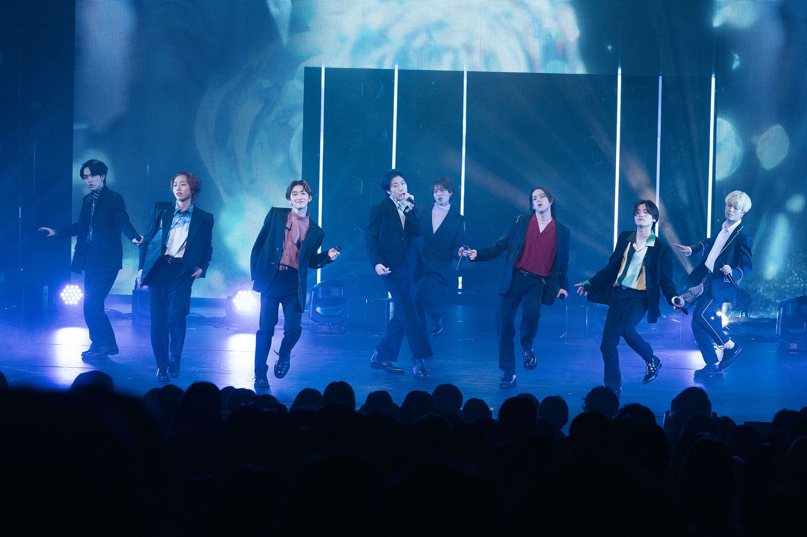 「BMSG」からデビューのMAZZEL、ファンと家族に感謝伝えた17分間 涙ぐむメンバーも＜DEBUT SHOWCASE “Vivid”ラストMC全文＞